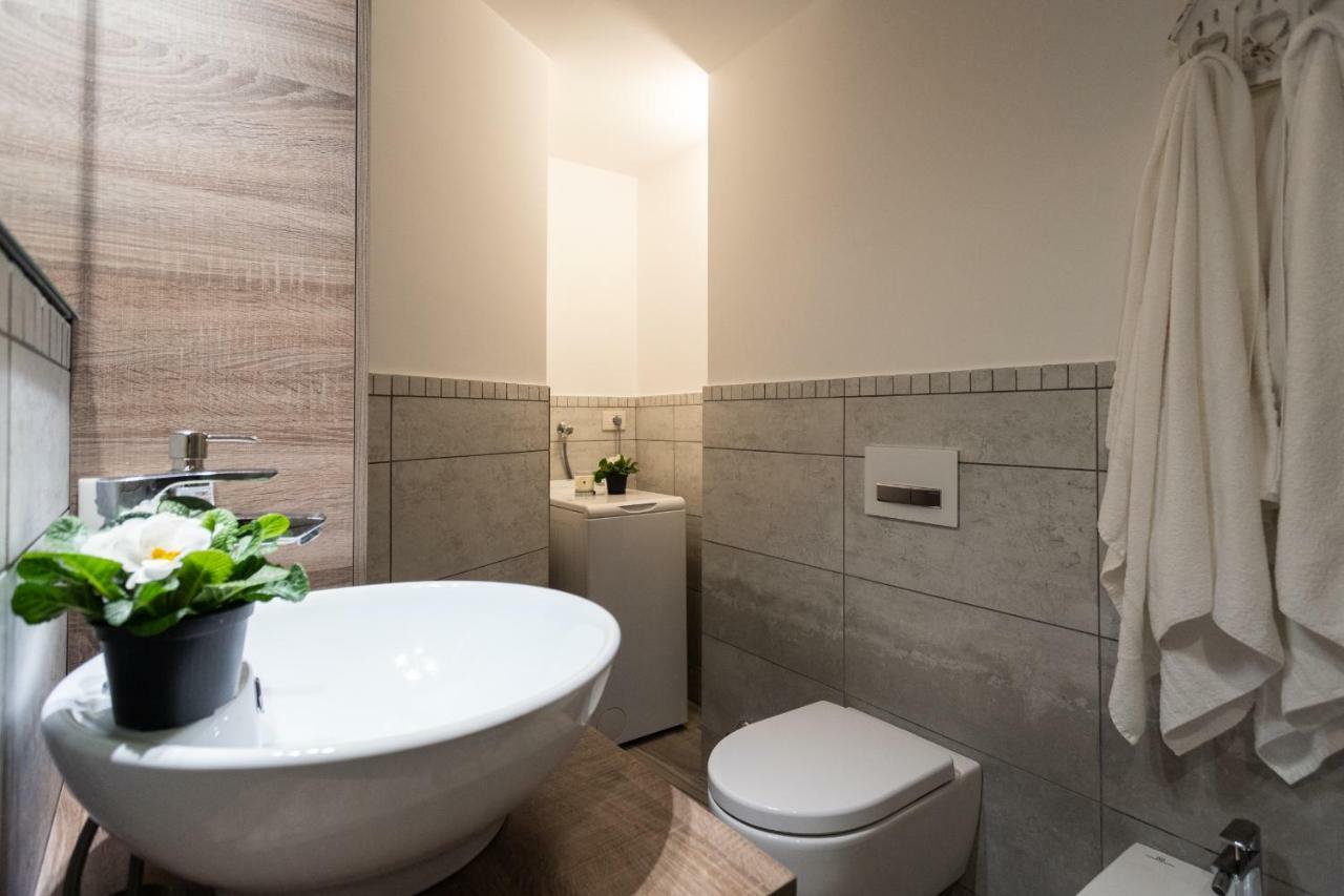 White Suite With Private Terrace By Rent All Como Eksteriør billede